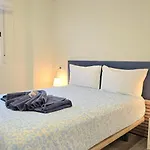 Lägenhet Modern Living Miramar Ii Elegant 3 Bedroom In Center Walking Distance To The Trainstation And The Beaches By Namaste Elite *