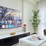 Lägenhet Modern Living Miramar Ii Elegant 3 Bedroom In Center Walking Distance To The Trainstation And The Beaches By Namaste Elite *