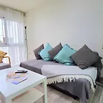 Lägenhet Modern Living Miramar Ii Elegant 3 Bedroom In Center Walking Distance To The Trainstation And The Beaches By Namaste Elite Torremolinos