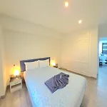 Lägenhet Modern Living Miramar Ii Elegant 3 Bedroom In Center Walking Distance To The Trainstation And The Beaches By Namaste Elite