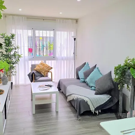 Modern Living Miramar Ii Elegant 3 Bedroom In Center Walking Distance To The Trainstation And The Beaches By Namaste Elite Lägenhet