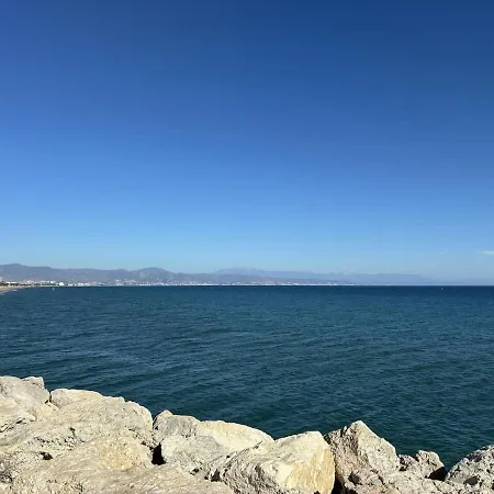 Modern Living Miramar Ii Elegant 3 Bedroom In Center Walking Distance To The Trainstation And The Beaches By Namaste Elite *