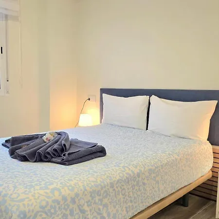 Апартаменты Modern Living Miramar Ii Elegant 3 Bedroom In Center Walking Distance To The Trainstation And The Beaches By Namaste Elite *