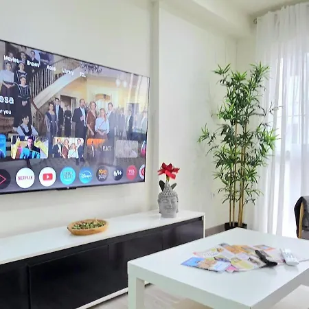 Апартаменты Modern Living Miramar Ii Elegant 3 Bedroom In Center Walking Distance To The Trainstation And The Beaches By Namaste Elite *