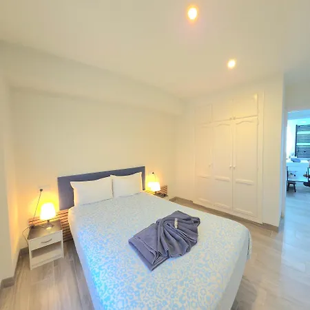 Apartmán Modern Living Miramar Ii Elegant 3 Bedroom In Center Walking Distance To The Trainstation And The Beaches By Namaste Elite