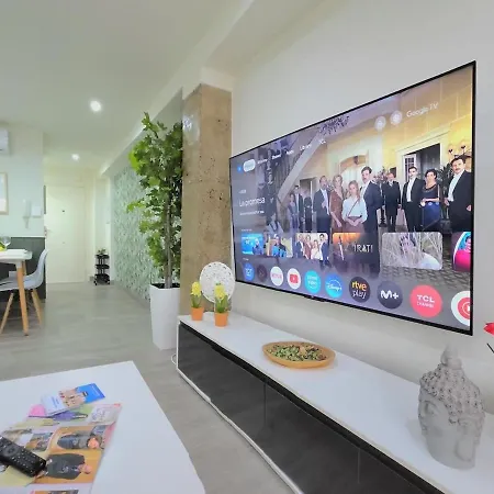 Modern Living Miramar Ii Elegant 3 Bedroom In Center Walking Distance To The Trainstation And The Beaches By Namaste Elite *